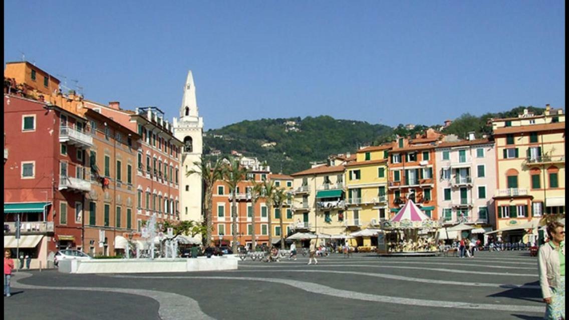 Cocoon, Atypical Flat In Historic Center & Breakfast Apartment Sarzana Exterior foto